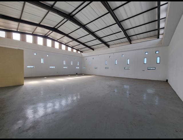 1,260M² WAREHOUSE TO LET IN ORMONDE